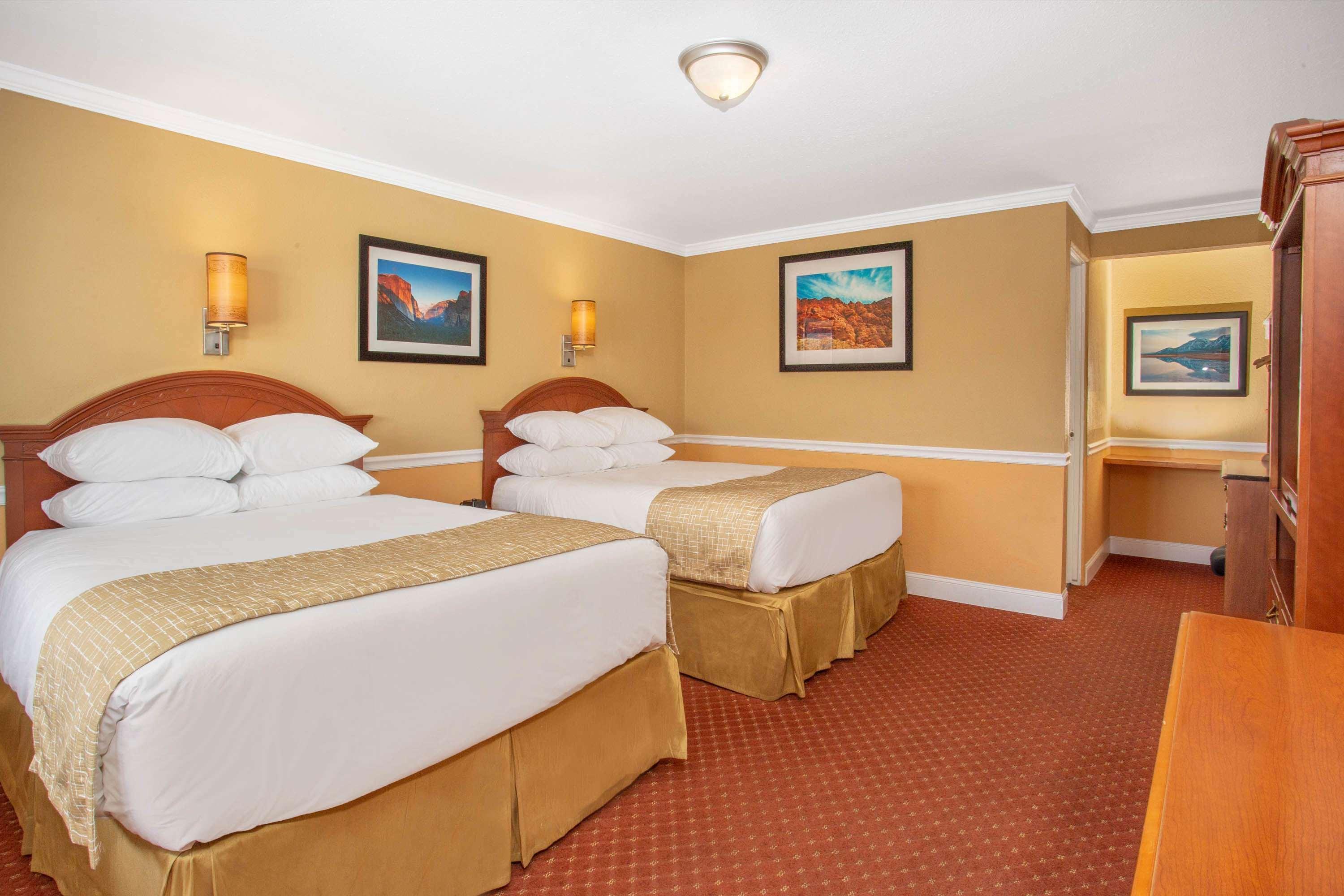 Travelodge By Wyndham Motel 3*